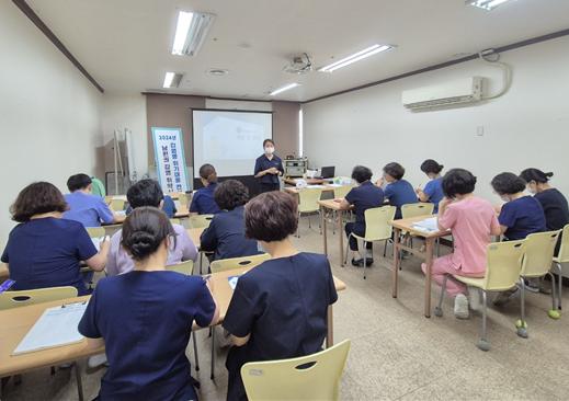 보도자료사진(지역사회감염관린컨설팅 및 교육).jpg